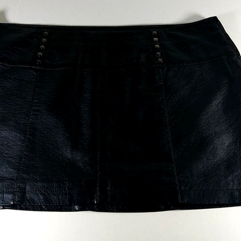 Forever 21 Faux Leather Blk. Skirt